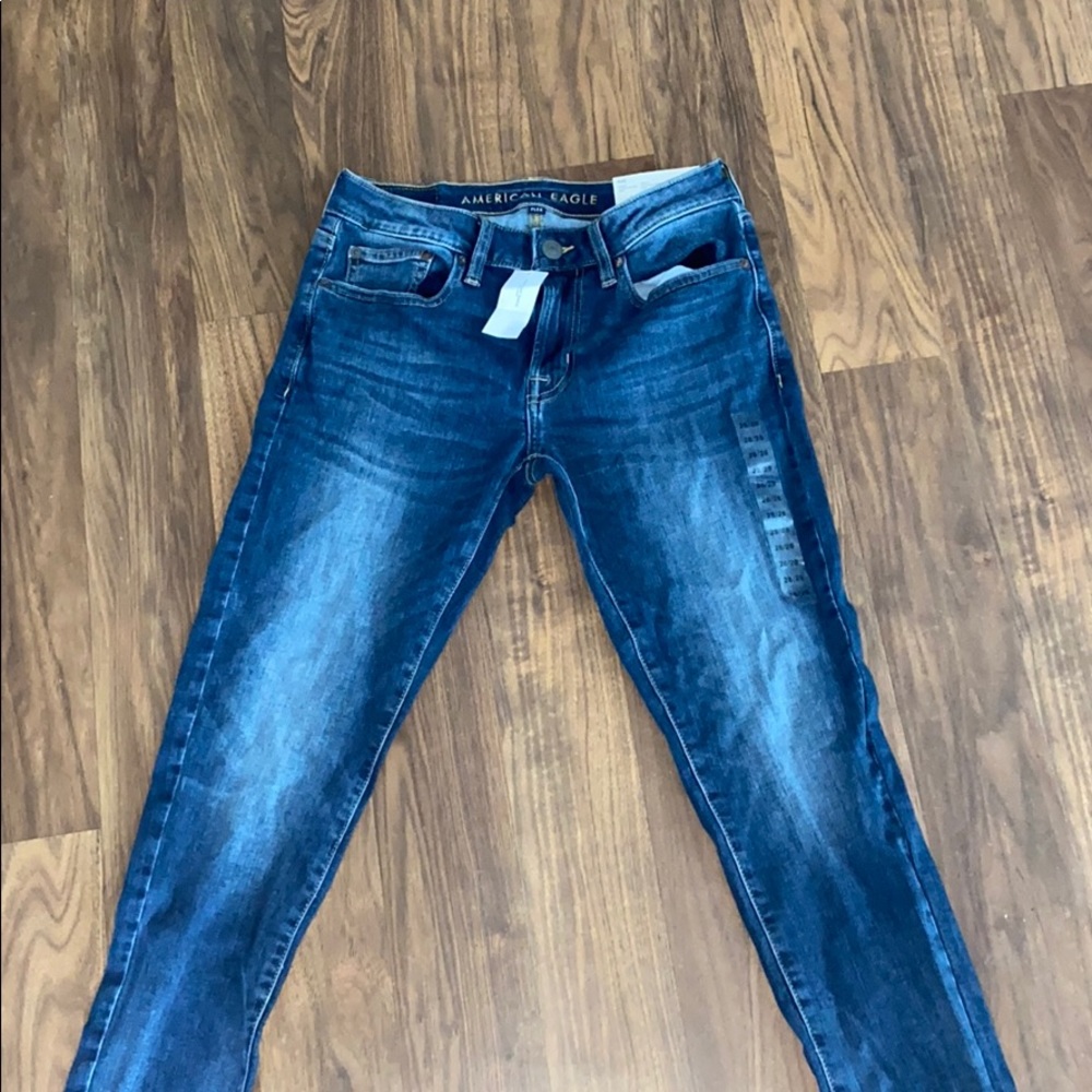 BRAND NEW* American eagle jean size 28/28